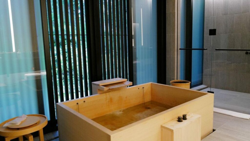 aman kyoto 浴室能開窗泡澡