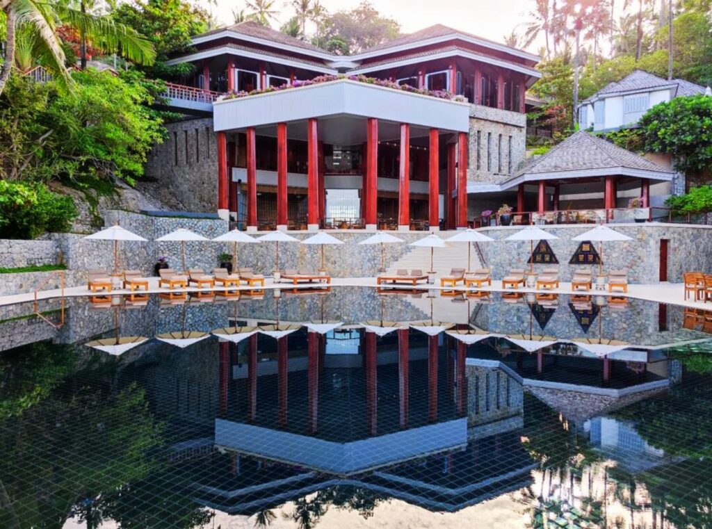 普吉島蘇林飯店:六角形的黑色泳池介紹